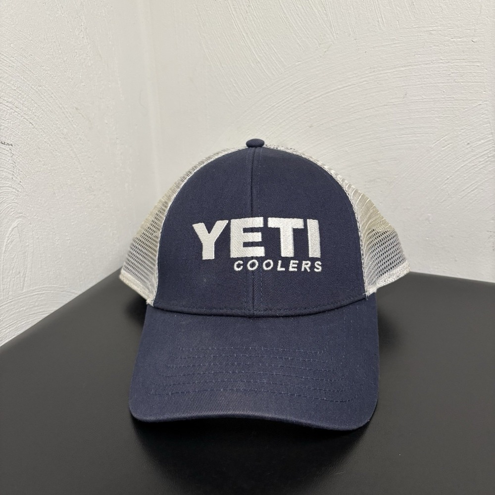 Yeti Coolers Snapback Trucker Hat‎ Navy Blue / White Mesh Back Adjustable One Sz
